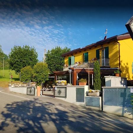 Osteria Da Cesare E Locanda Кастель Сан Петро Терме Экстерьер фото