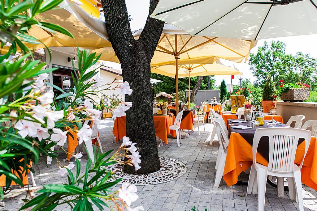 Osteria Da Cesare E Locanda Кастель Сан Петро Терме Экстерьер фото