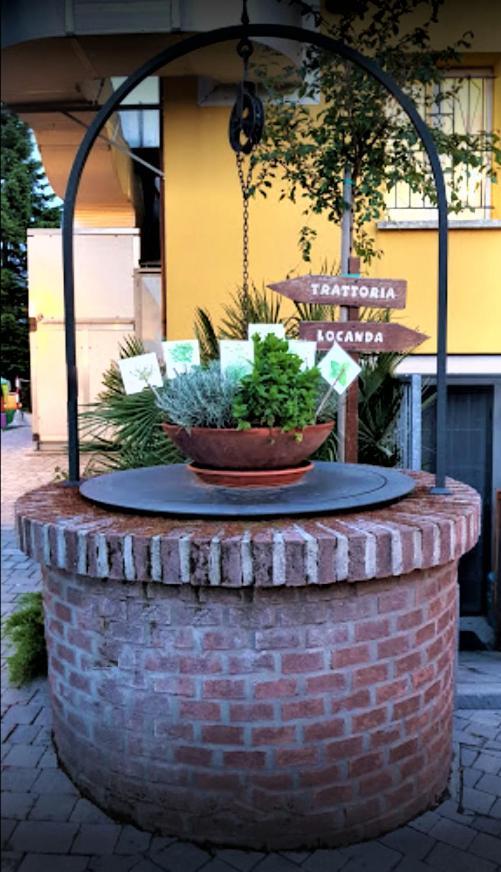 Osteria Da Cesare E Locanda Кастель Сан Петро Терме Экстерьер фото